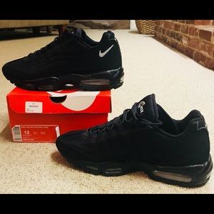 Gently used Black Nike Air Max 95 PRM Tape sz 12